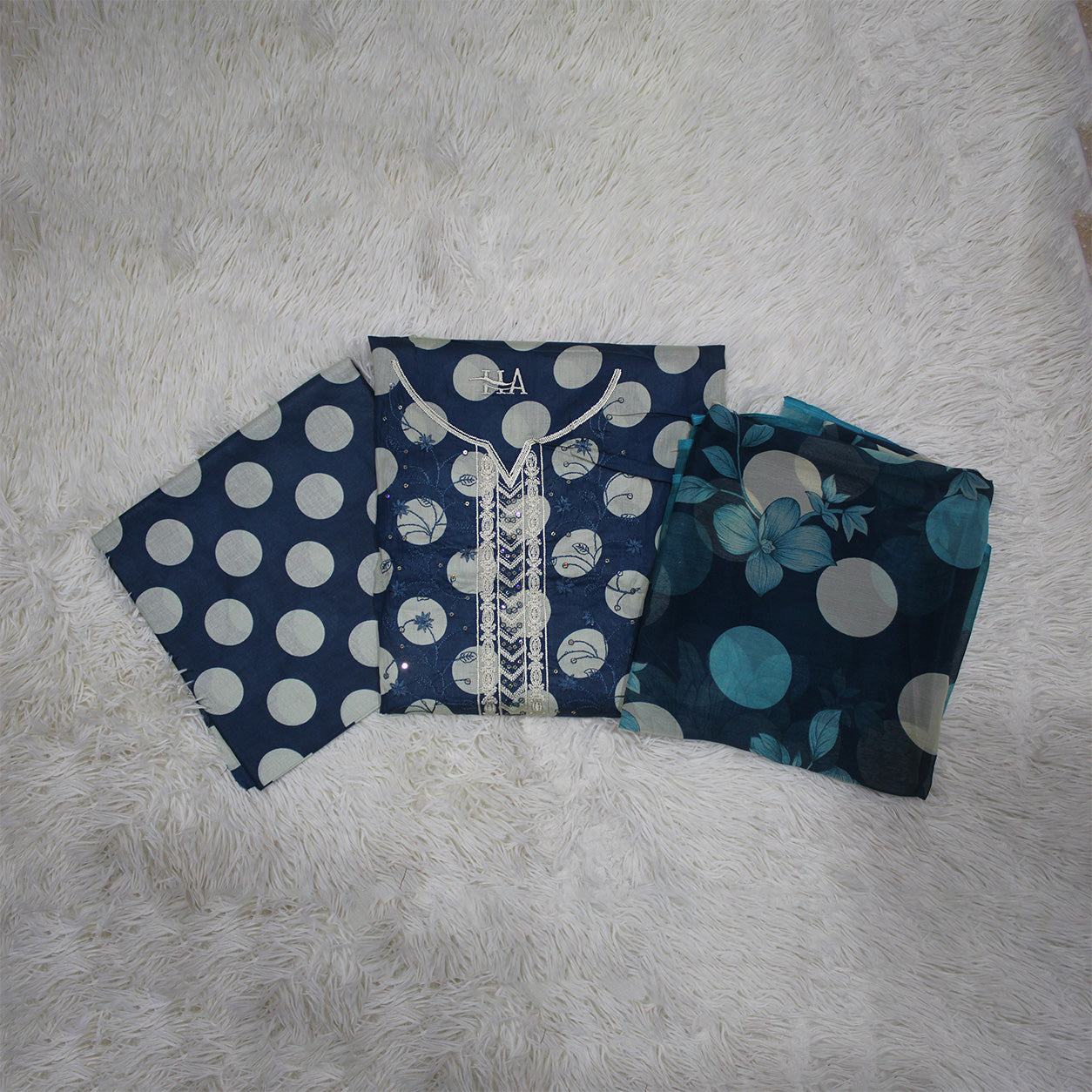 Zellora Premium Embroidered Lawn 3 Piece Suit – Teal Blue Polka Dot Edition