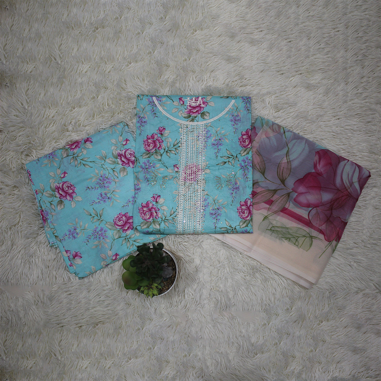 Zellora Aqua Bloom Unstitched Embroidered Lawn Suit