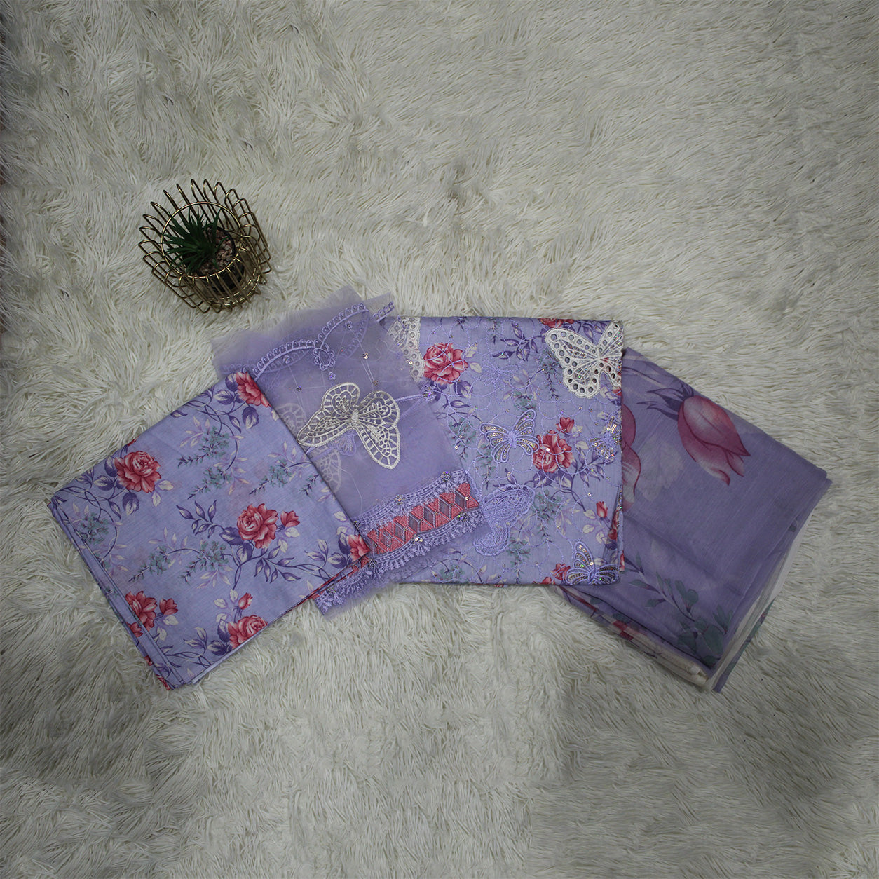 Zellora Butterfly Bloom Embroidered Lawn 3 Piece Suit – Lilac