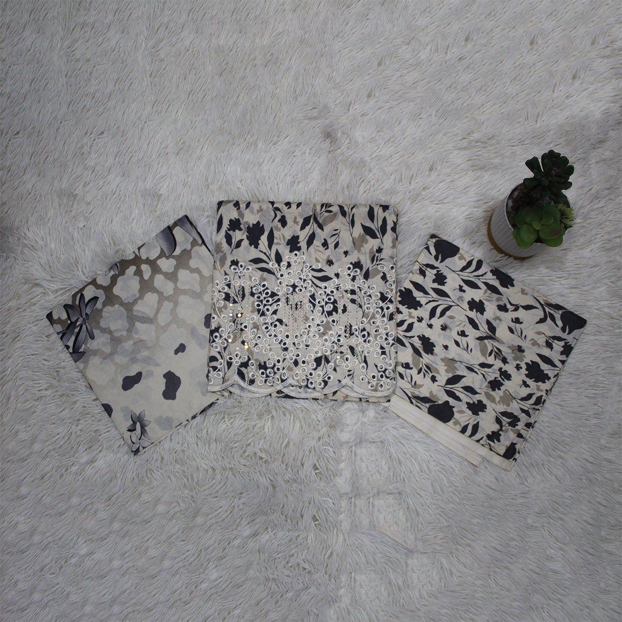Zellora Ivory Bloom Chikankari Lawn Suit – Unstitched